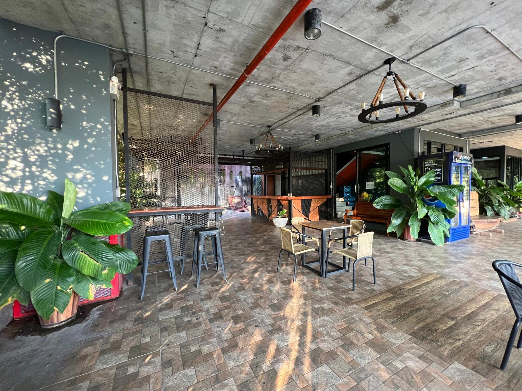 Dm Inn Khon Kaen Bagian luar foto